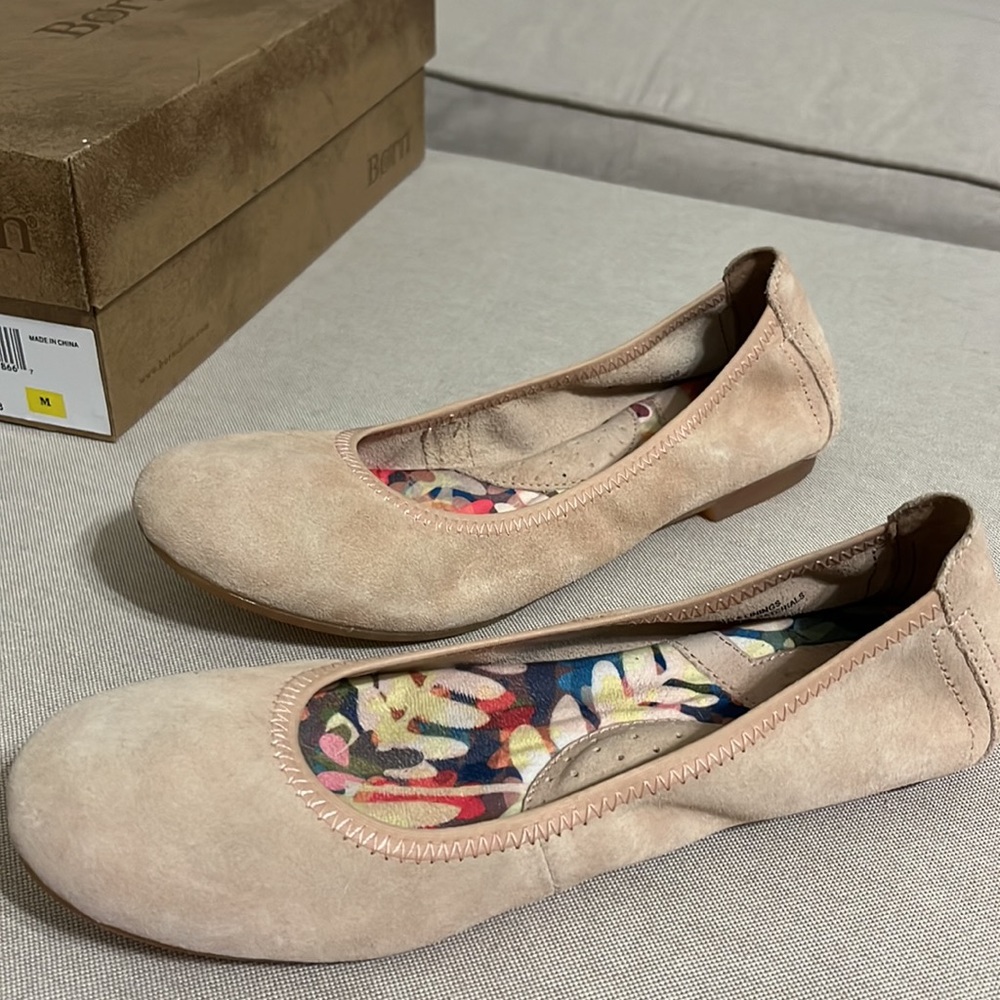 Born Suede Ballet Flats.Genuine leather Size 7 Nude/Slightly Baby pink color.New - Picture 4 of 8